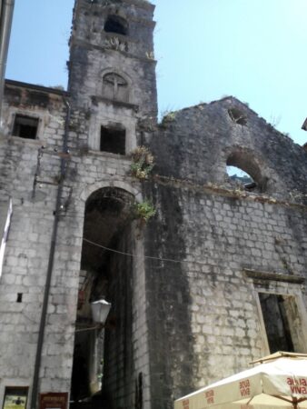 Руины Доминиканского монастыря в Которе