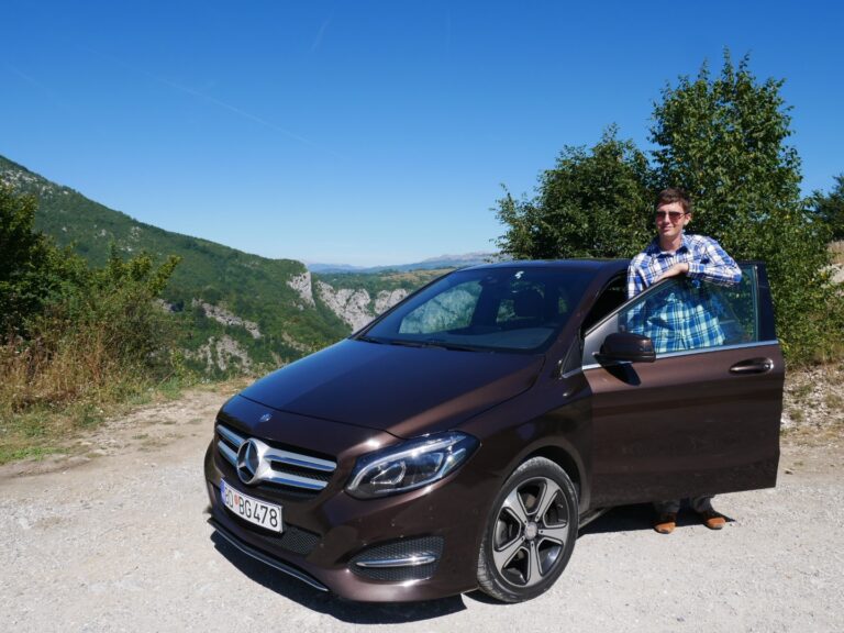 Rent a car in Montenegro all the tricks